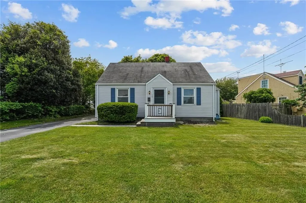 16 King Road Middletown RI 02842