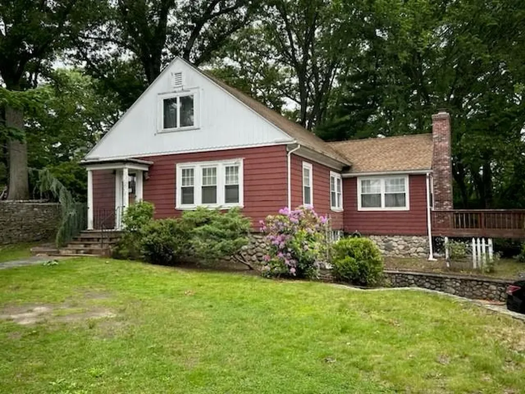 175 Oakland Avenue Cranston RI 02910