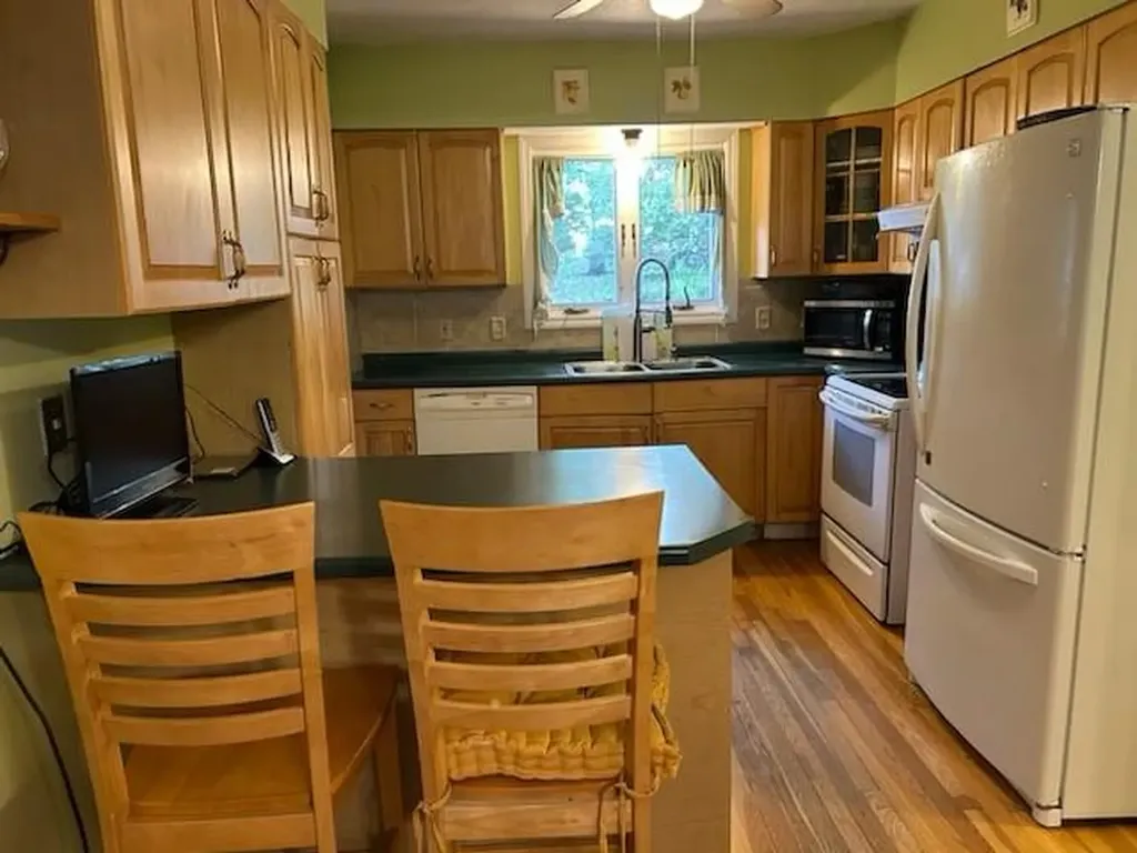 175 Oakland Avenue Cranston RI 02910