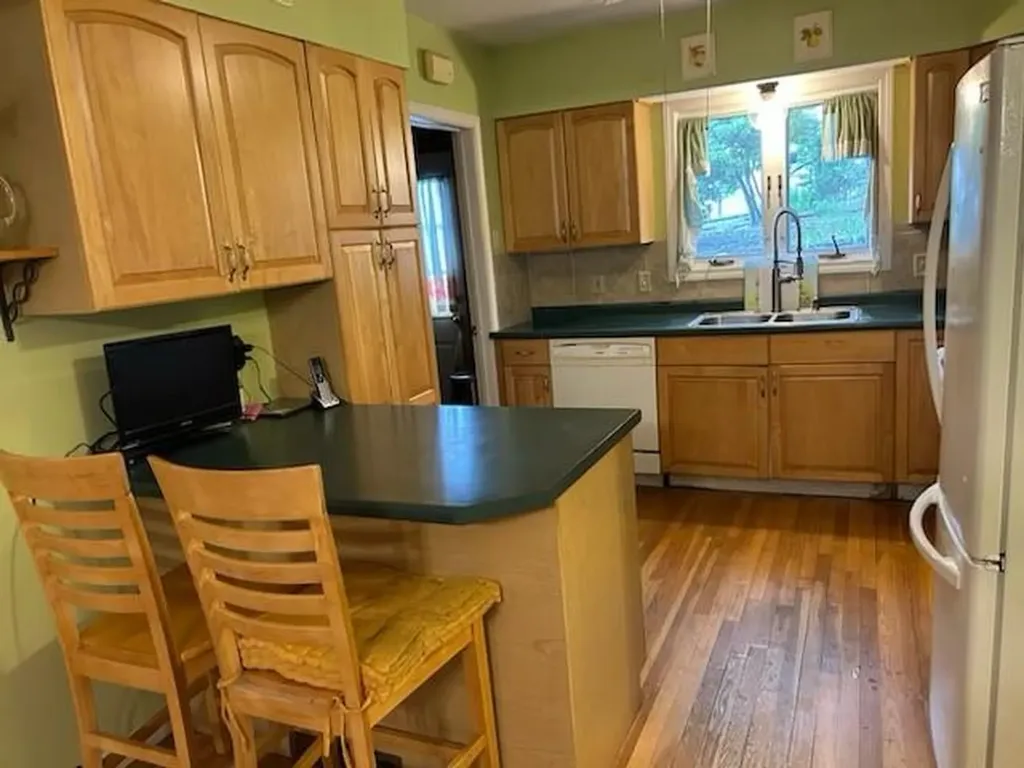 175 Oakland Avenue Cranston RI 02910