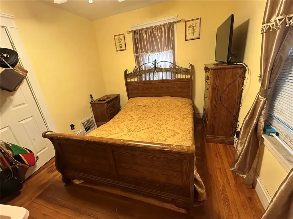 175 Oakland Avenue Cranston RI 02910