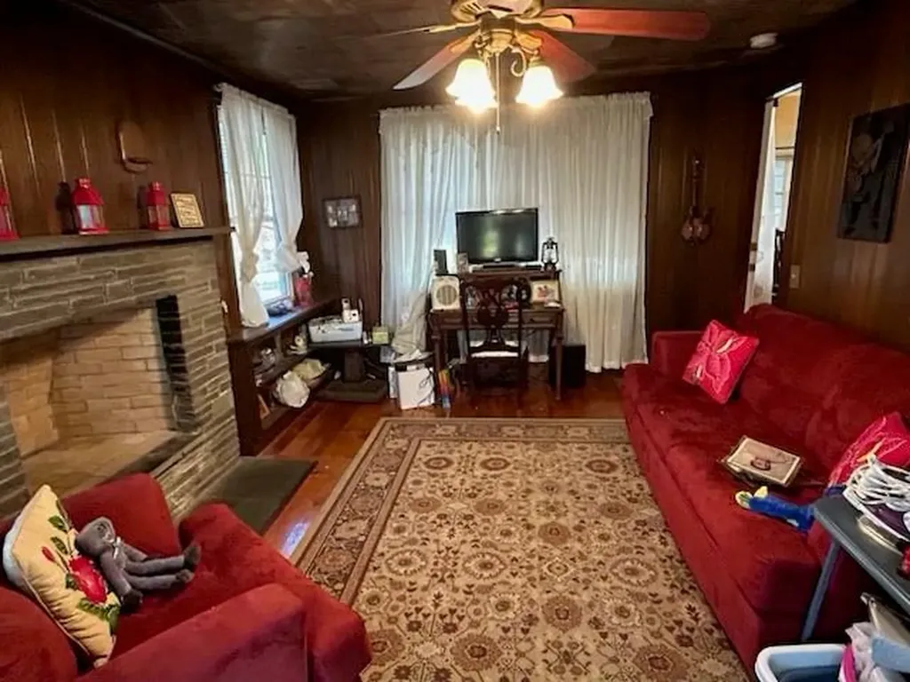 175 Oakland Avenue Cranston RI 02910