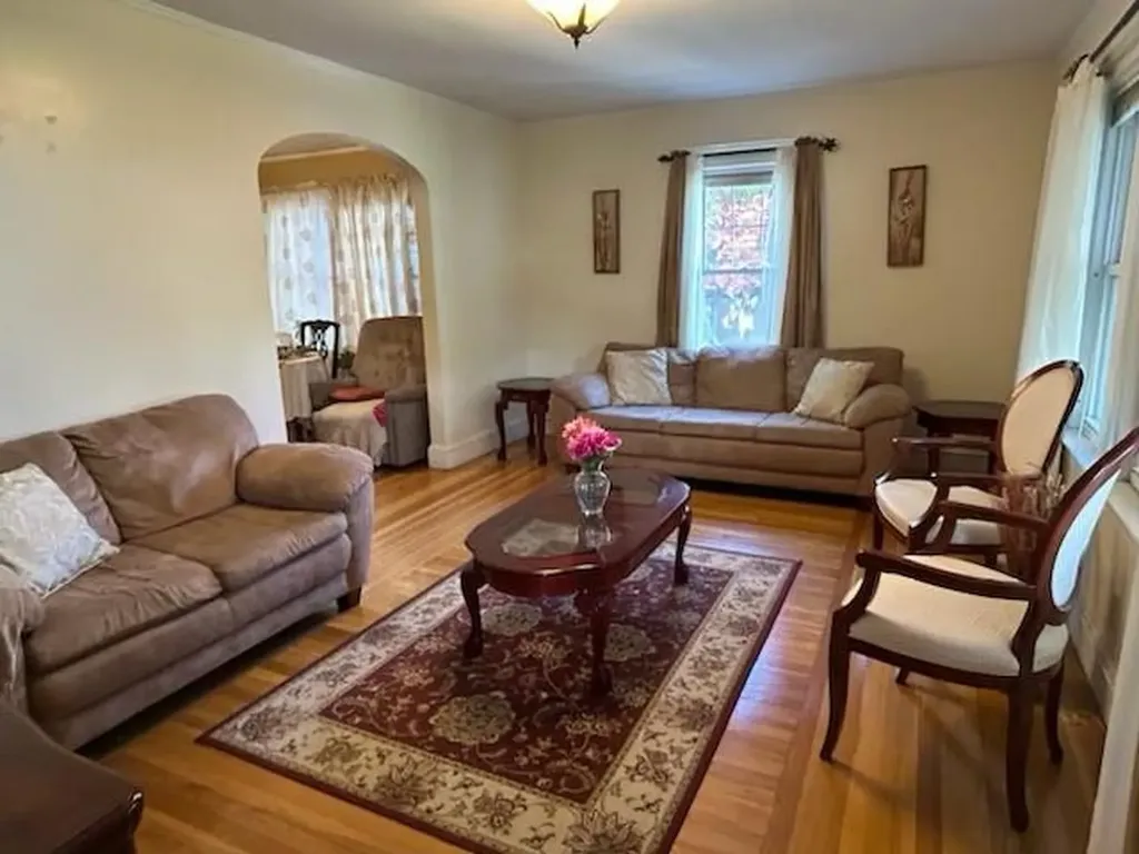 175 Oakland Avenue Cranston RI 02910