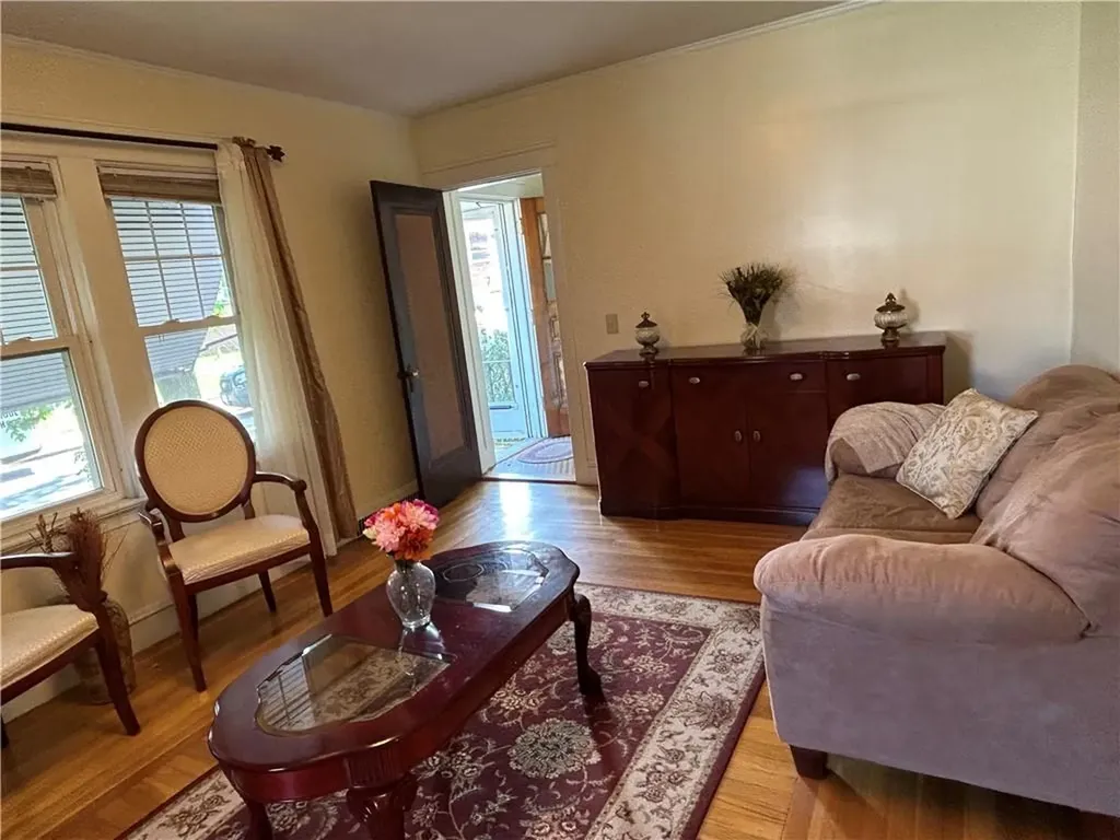 175 Oakland Avenue Cranston RI 02910