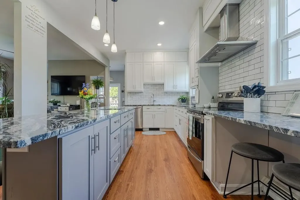 71 Vinton Avenue Cranston RI 02920