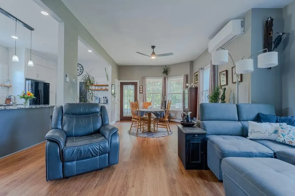 71 Vinton Avenue Cranston RI 02920