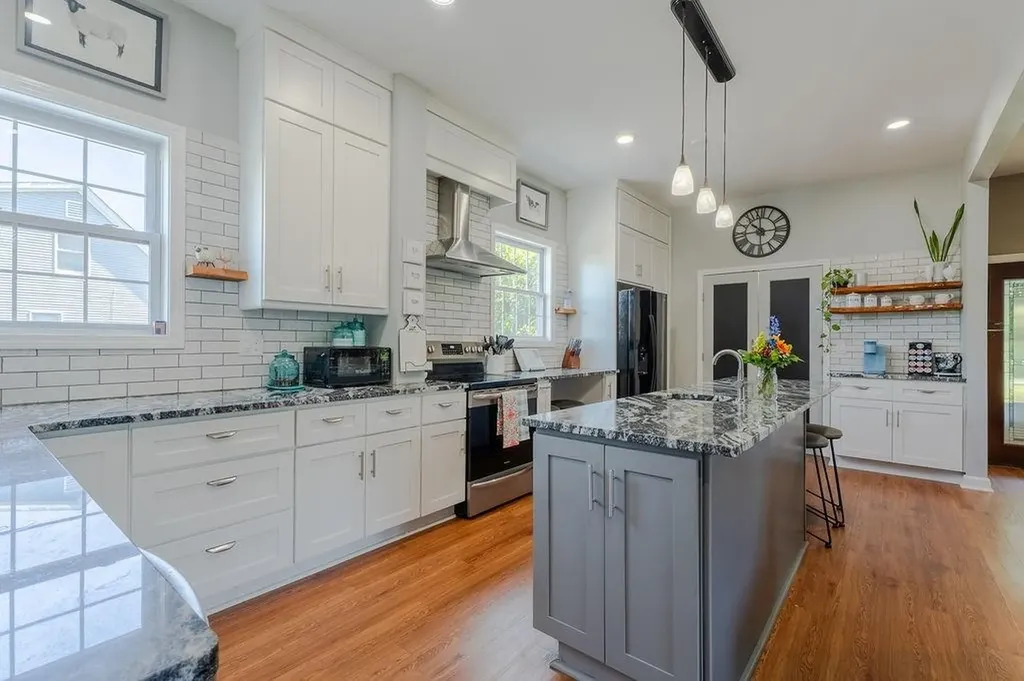 71 Vinton Avenue Cranston RI 02920