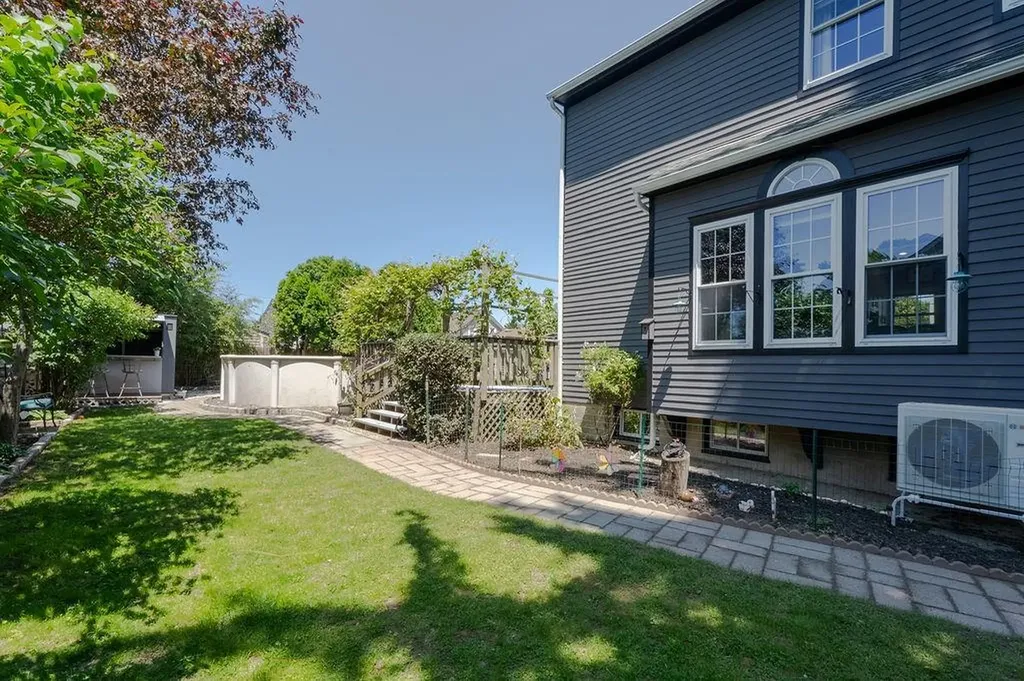 71 Vinton Avenue Cranston RI 02920