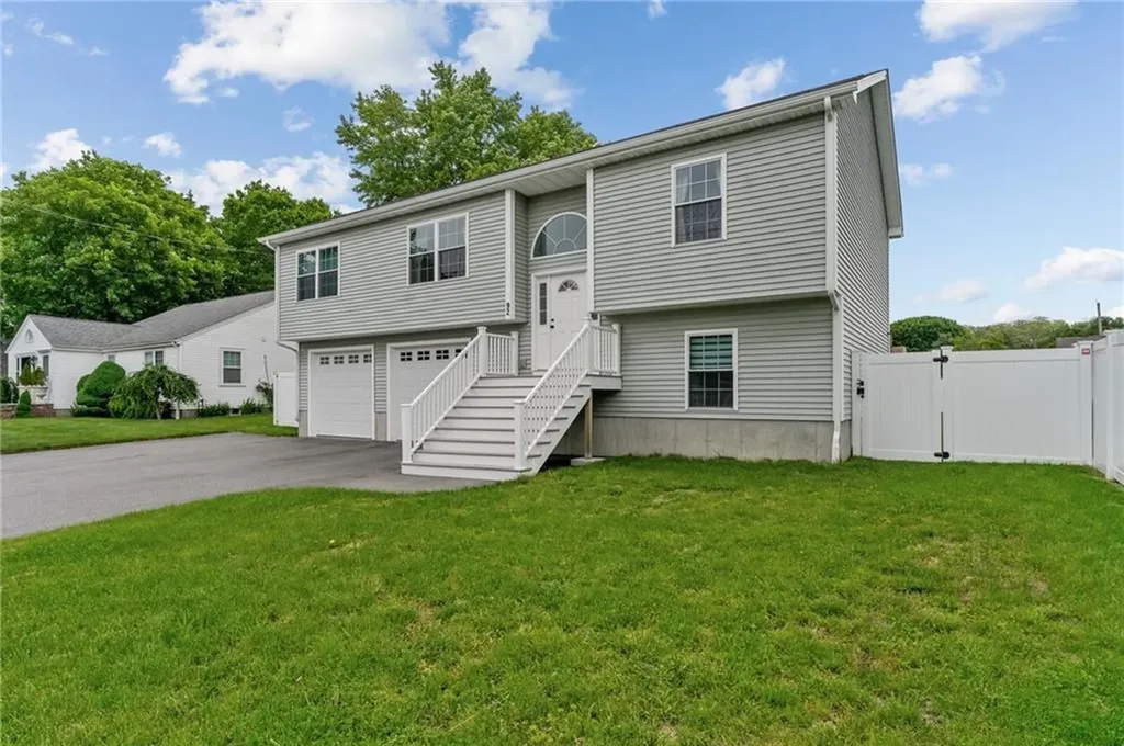92 Dewolf Avenue Bristol RI 02809