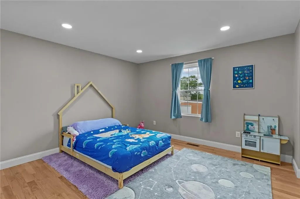 92 Dewolf Avenue Bristol RI 02809
