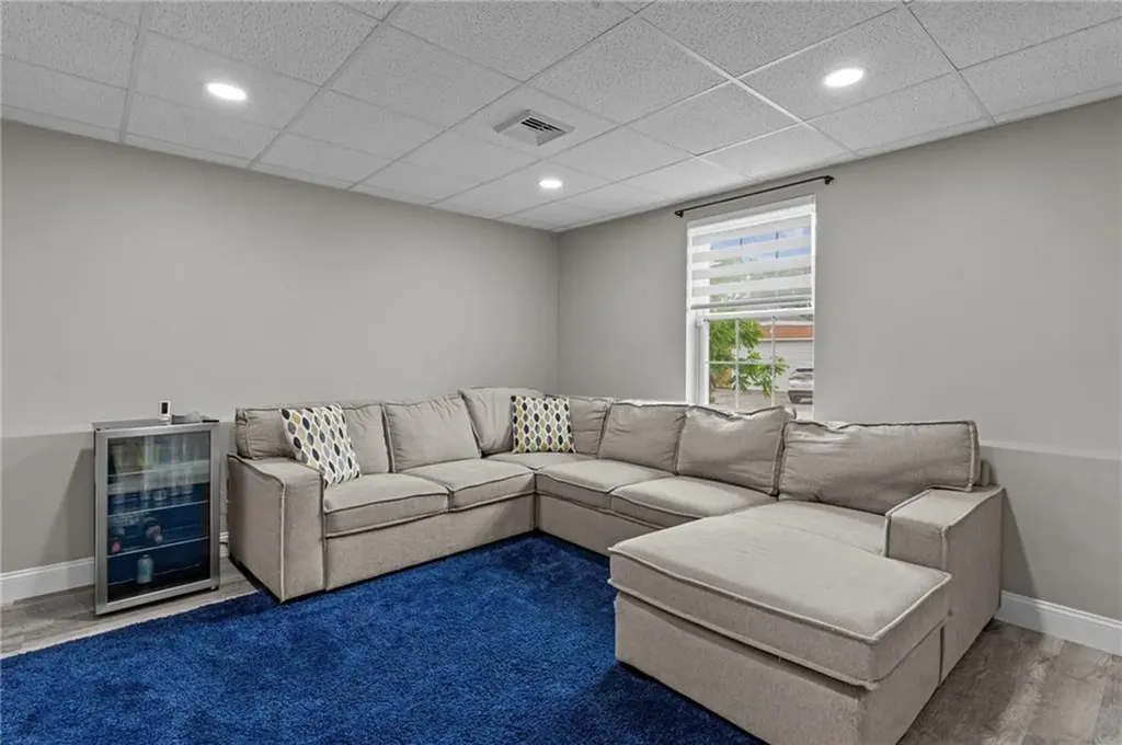 92 Dewolf Avenue Bristol RI 02809