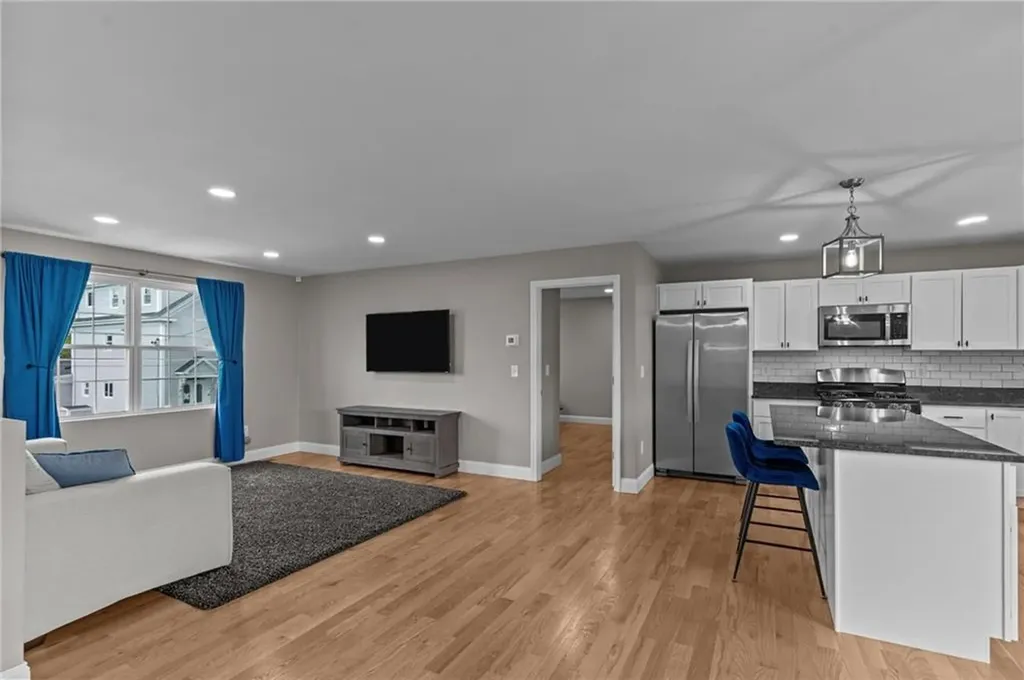 92 Dewolf Avenue Bristol RI 02809