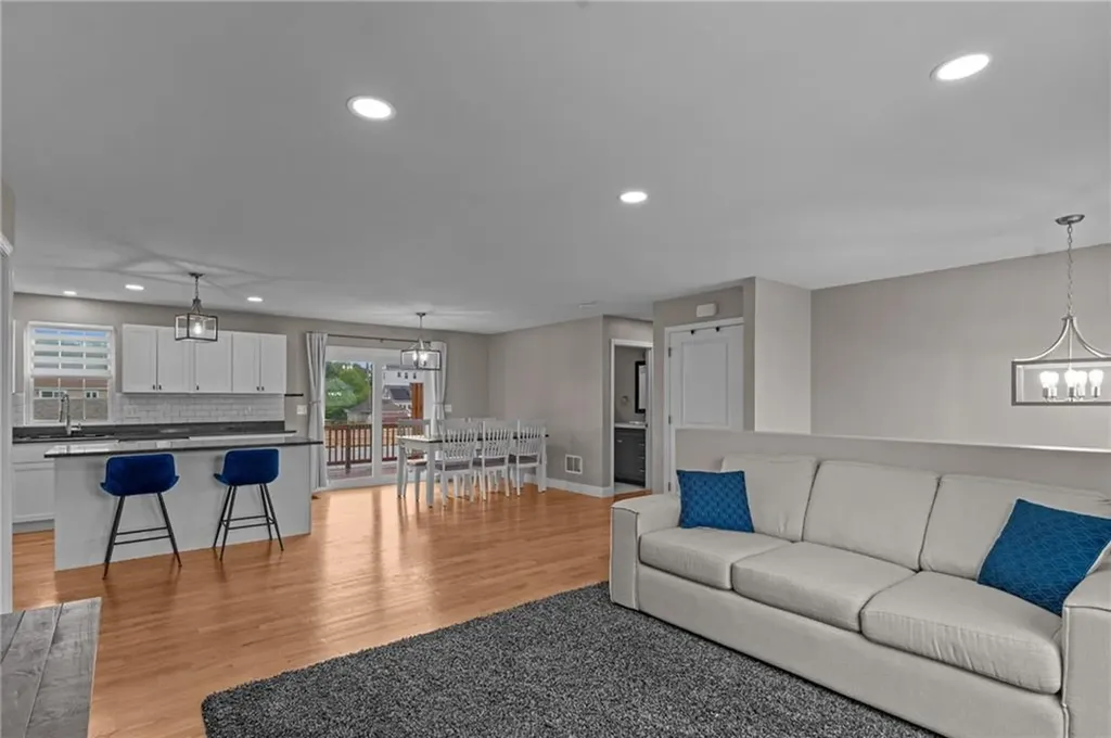 92 Dewolf Avenue Bristol RI 02809