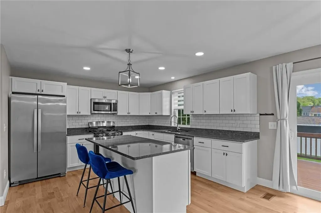 92 Dewolf Avenue Bristol RI 02809