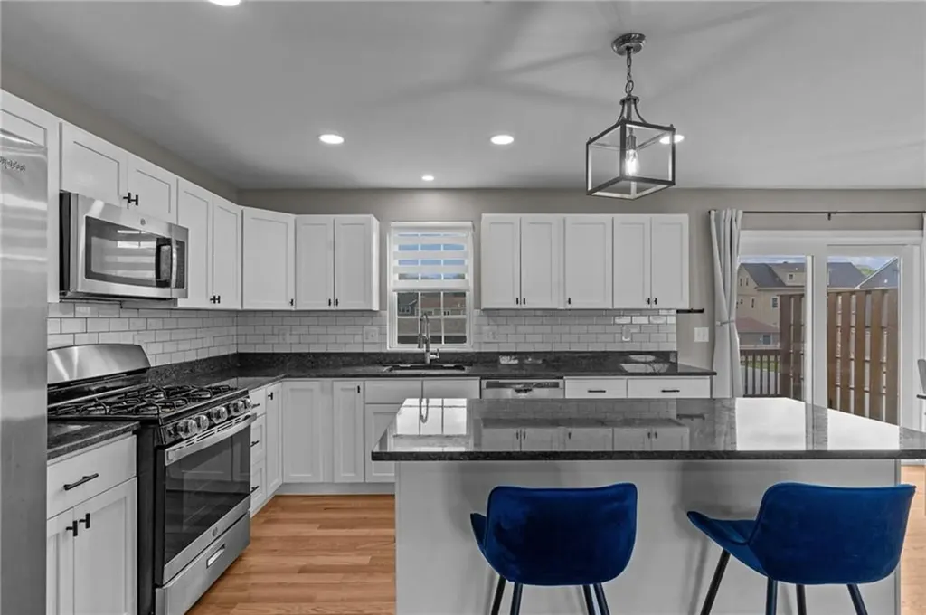 92 Dewolf Avenue Bristol RI 02809