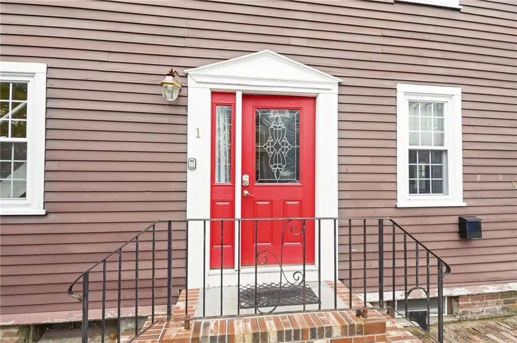 10 West Extension Street Newport RI 02840