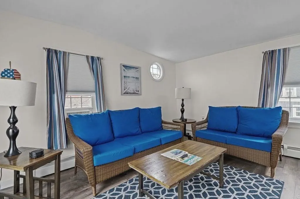 10 West Extension Street Newport RI 02840