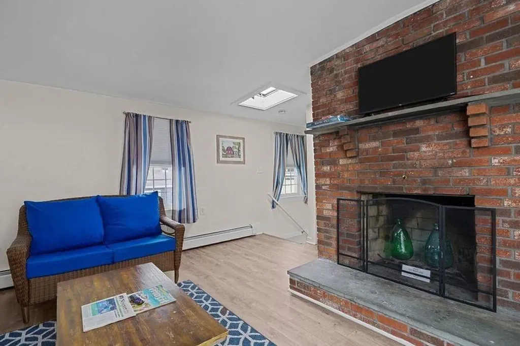 10 West Extension Street Newport RI 02840