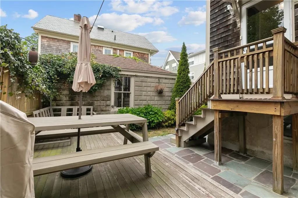 325 Spring Street Newport RI 02840
