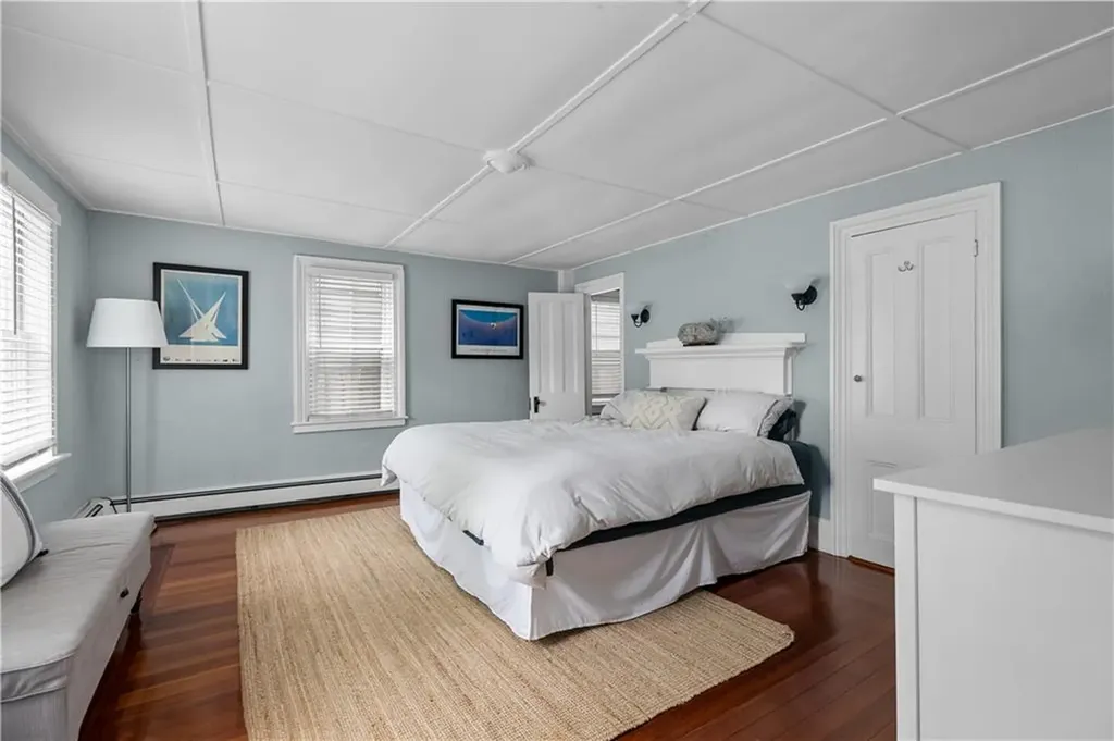 325 Spring Street Newport RI 02840