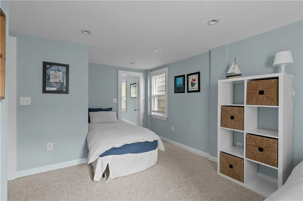 325 Spring Street Newport RI 02840