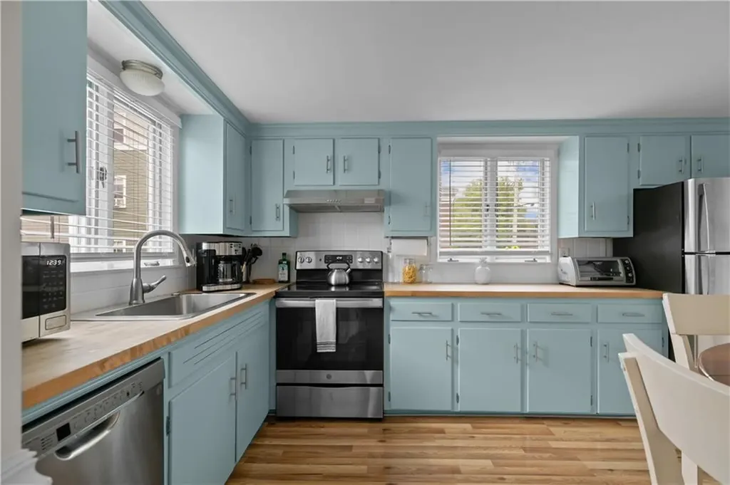 325 Spring Street Newport RI 02840