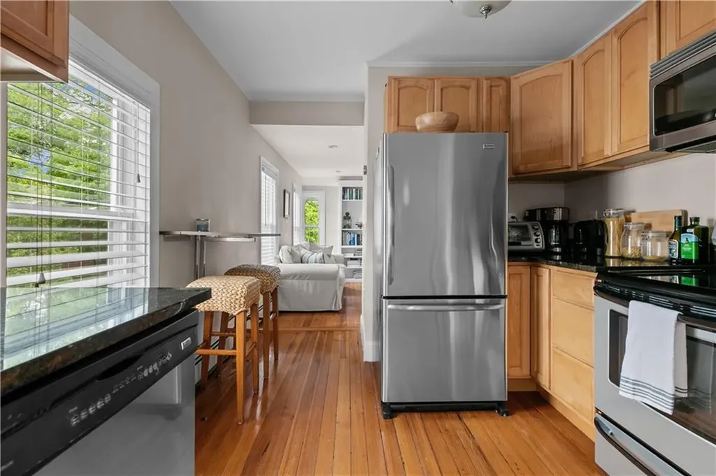 325 Spring Street Newport RI 02840