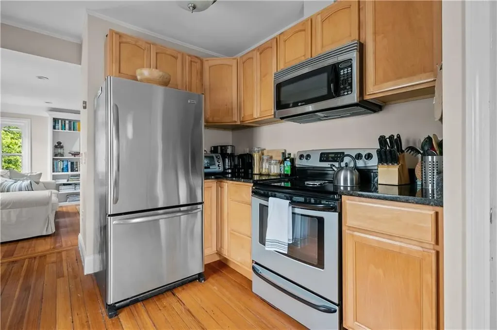 325 Spring Street Newport RI 02840