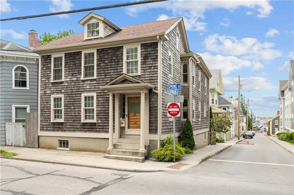 325 Spring Street Newport RI 02840
