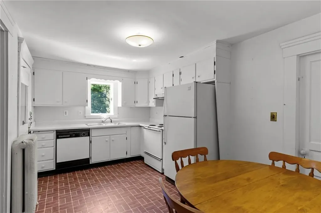 10 Liberty Road Exeter RI 02822