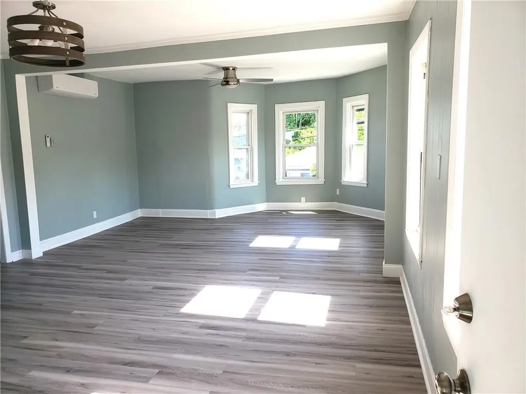 1718 Smith Street North Providence RI 02911
