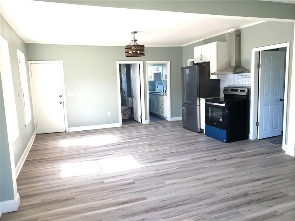 1718 Smith Street North Providence RI 02911