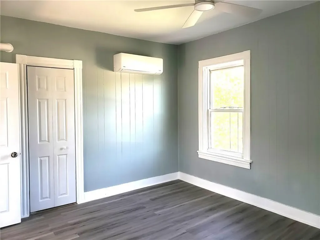 1718 Smith Street North Providence RI 02911