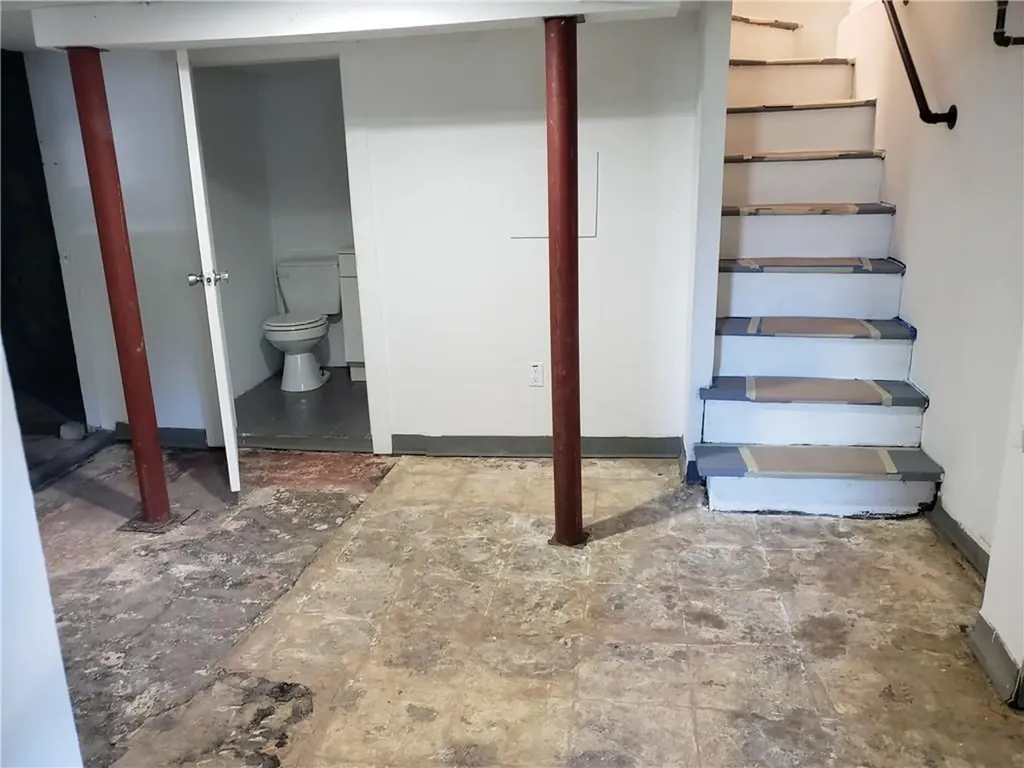 1718 Smith Street North Providence RI 02911