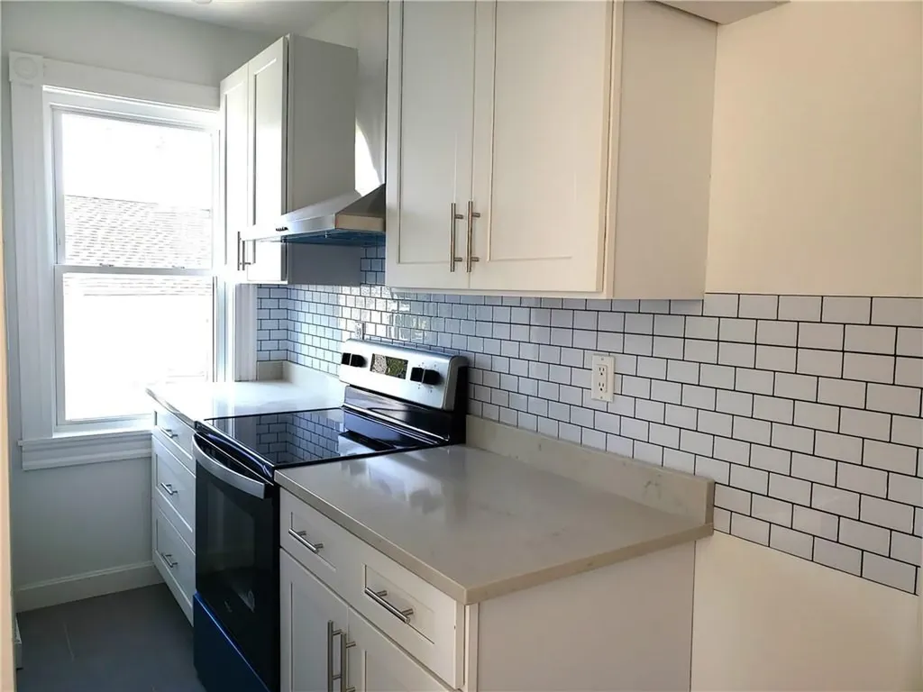 1718 Smith Street North Providence RI 02911