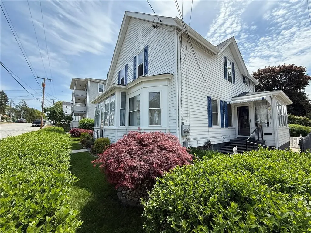 182 Newland Avenue Woonsocket RI 02895