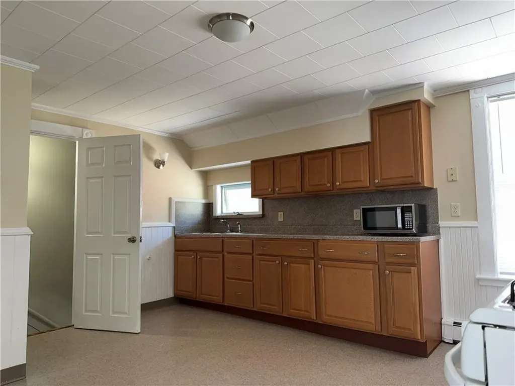 182 Newland Avenue Woonsocket RI 02895