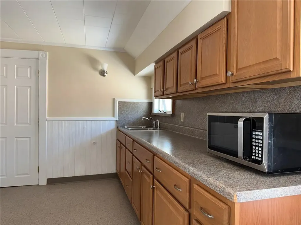 182 Newland Avenue Woonsocket RI 02895