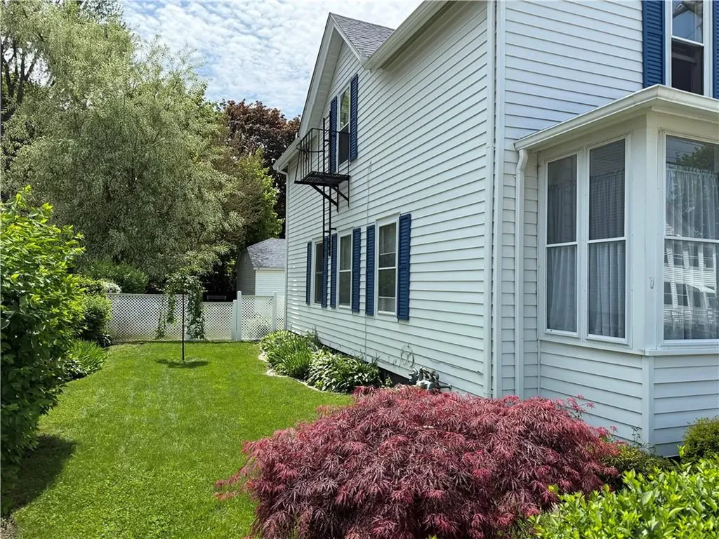 182 Newland Avenue Woonsocket RI 02895