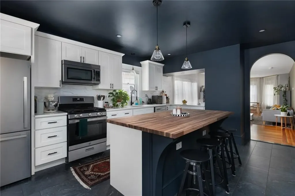 21 Waverly Street Providence RI 02907