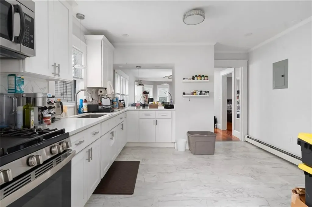 21 Waverly Street Providence RI 02907