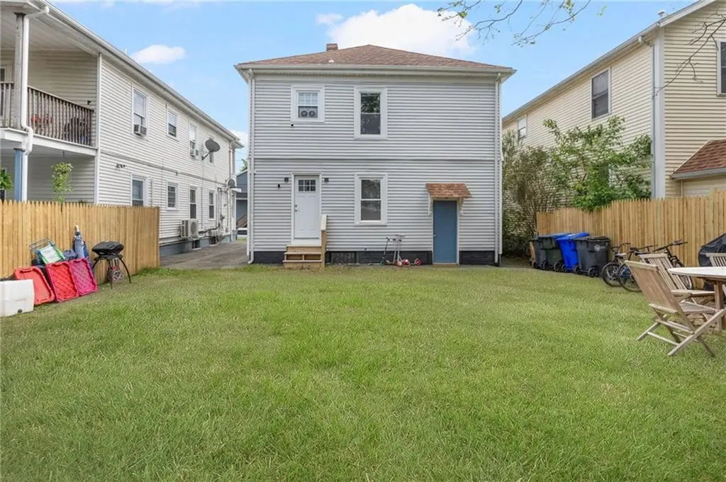 21 Waverly Street Providence RI 02907