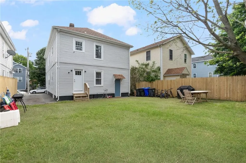 21 Waverly Street Providence RI 02907