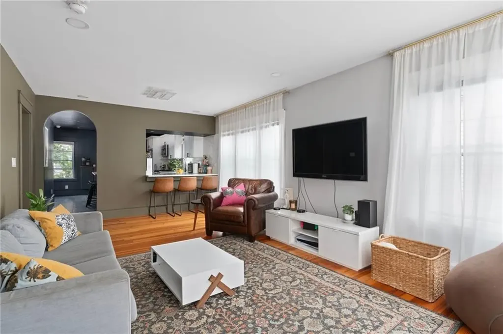 21 Waverly Street Providence RI 02907