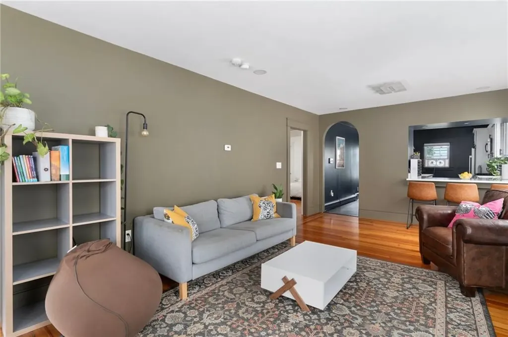 21 Waverly Street Providence RI 02907
