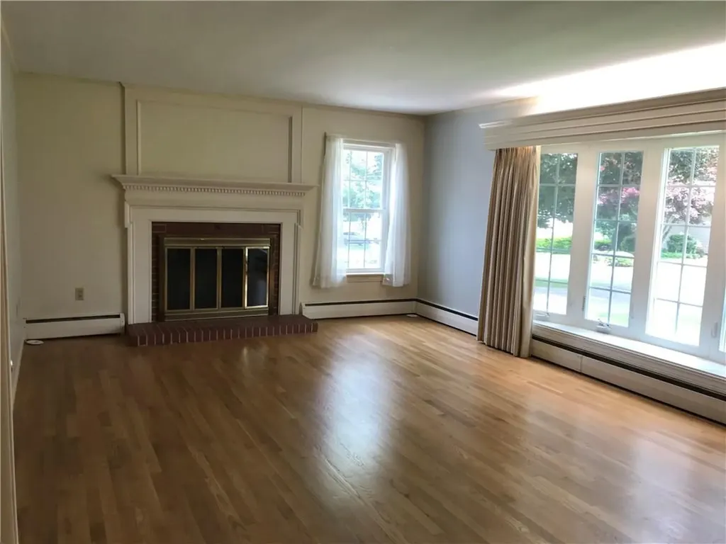 33 Red Gate Road Cumberland RI 02864