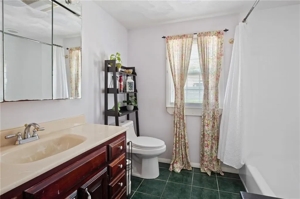 30 Sophia Drive Warwick RI 02886