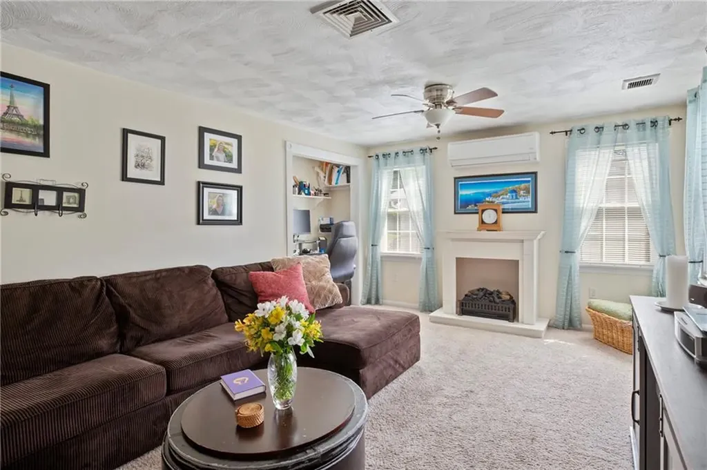 30 Sophia Drive Warwick RI 02886