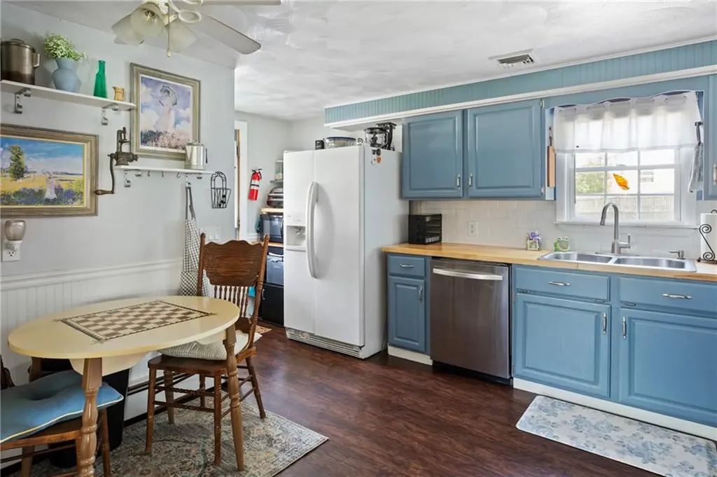 30 Sophia Drive Warwick RI 02886