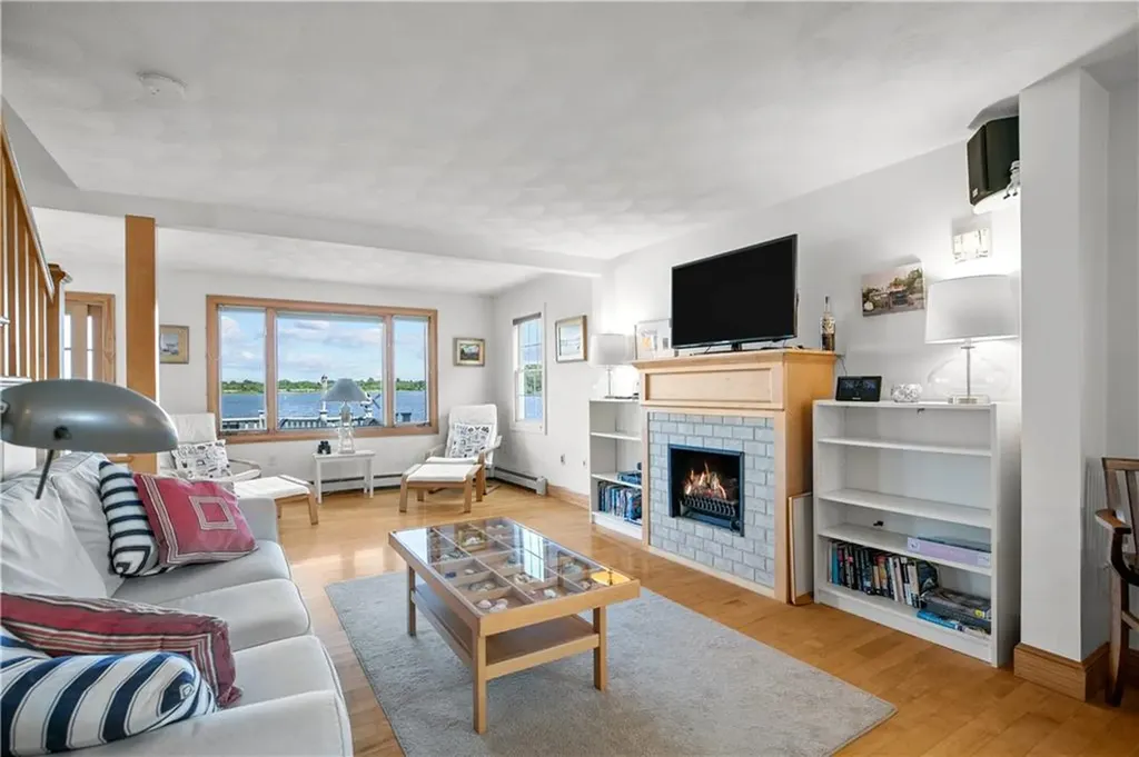 309 Riverside Street Portsmouth RI 02871
